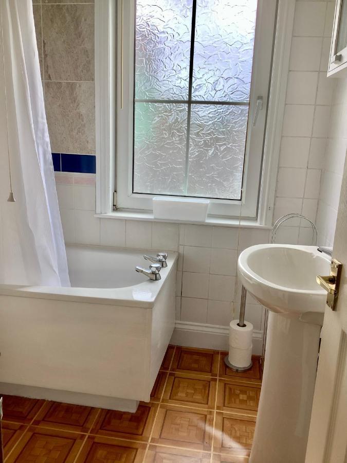Second Floor Apartment Tenby Town Centre מראה חיצוני תמונה