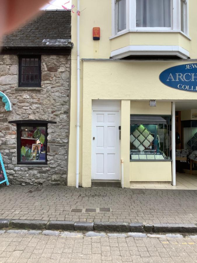 Second Floor Apartment Tenby Town Centre מראה חיצוני תמונה